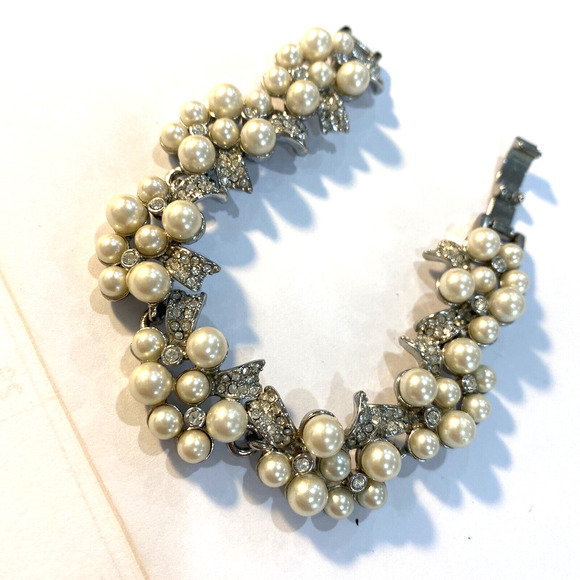 Ann Taylor Silvertone Rhinestone Imitation Pearl Chain Bracelet Ornate Romantic - Picture 2 of 8